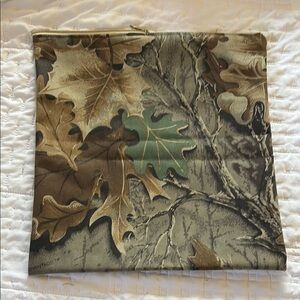 Camouflage Leaf Print Pouch